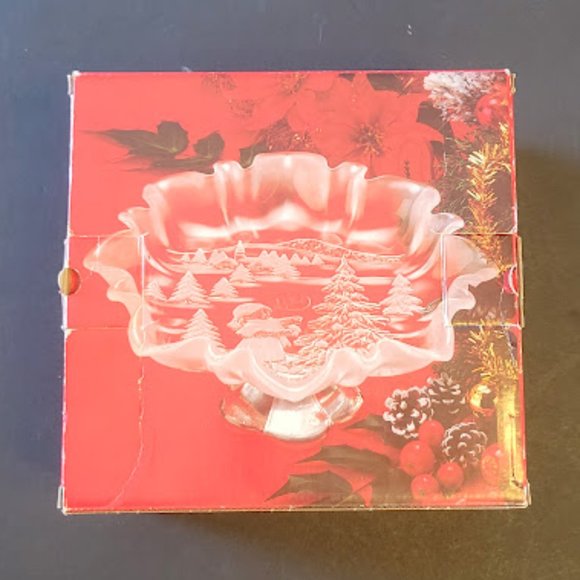 MIKASA CHRISTMAS STORY FOOTED BON BON PLATE NIB 9-3/4" - Picture 6 of 9